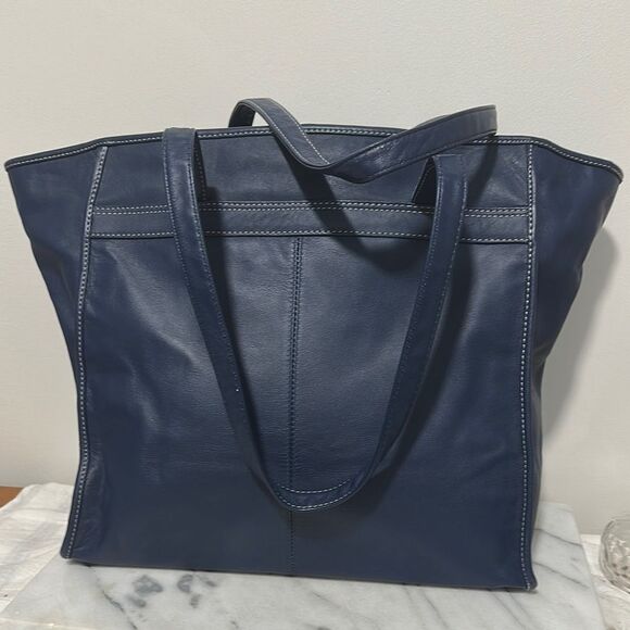 Elegant Navy Blue Tote Bag leather zip closure with CD logo - Picture 12 of 12